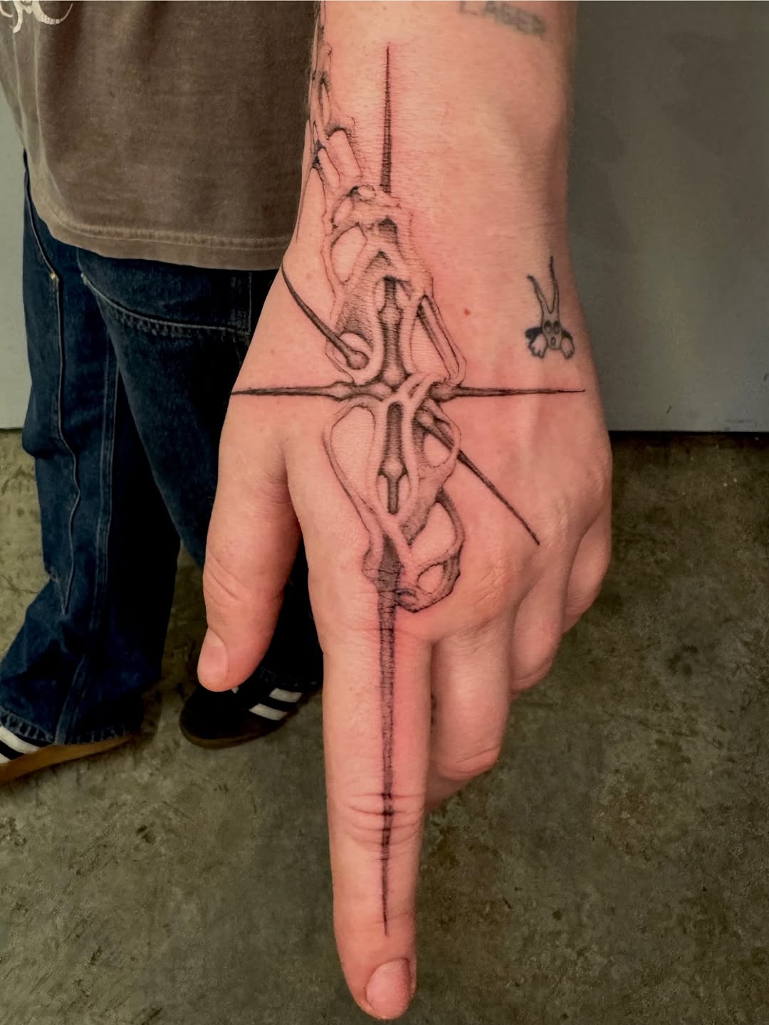 29 Hand Tattoo Men: Style, Symbolism, and Modern Masculinity