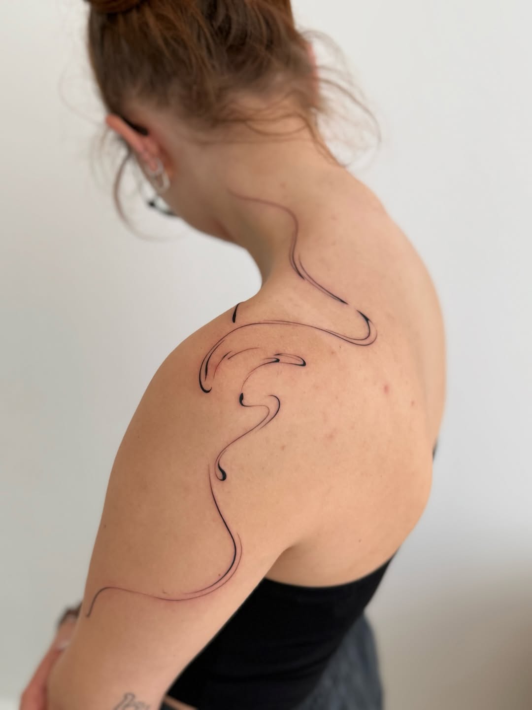 28 Abstract Tattoo Ideas: Fluid Lines, Meaningful Shapes, and Modern Expression