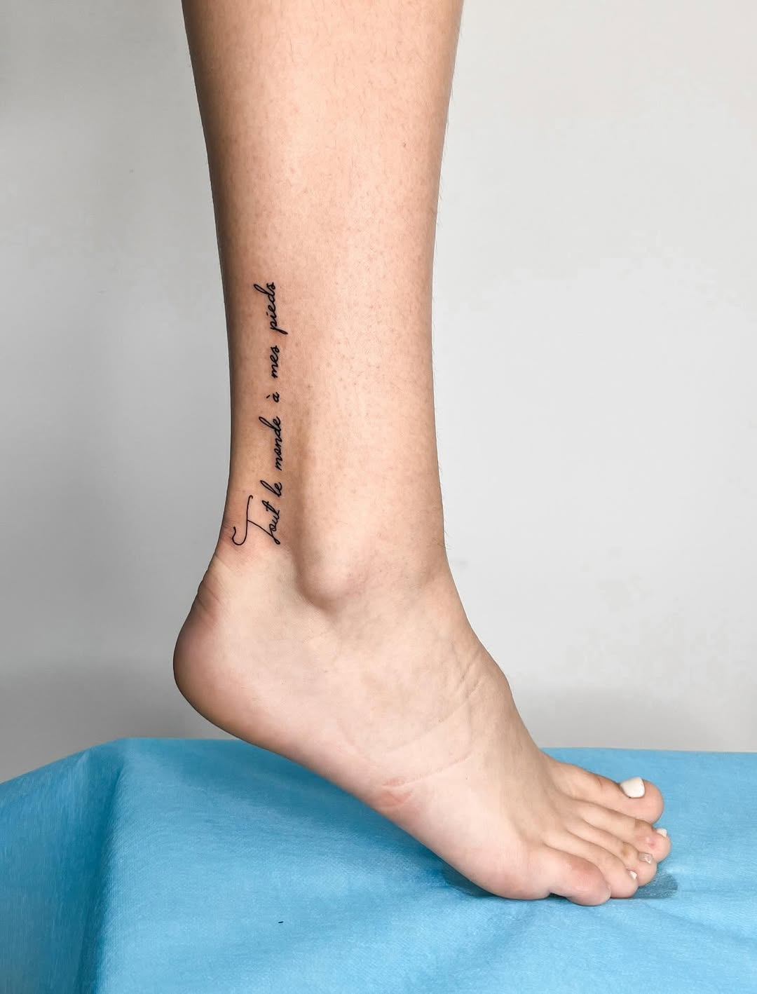 29 Ankle Tattoo Ideas: Feminine, Timeless, and Bold Designs That Elevate Personal Style