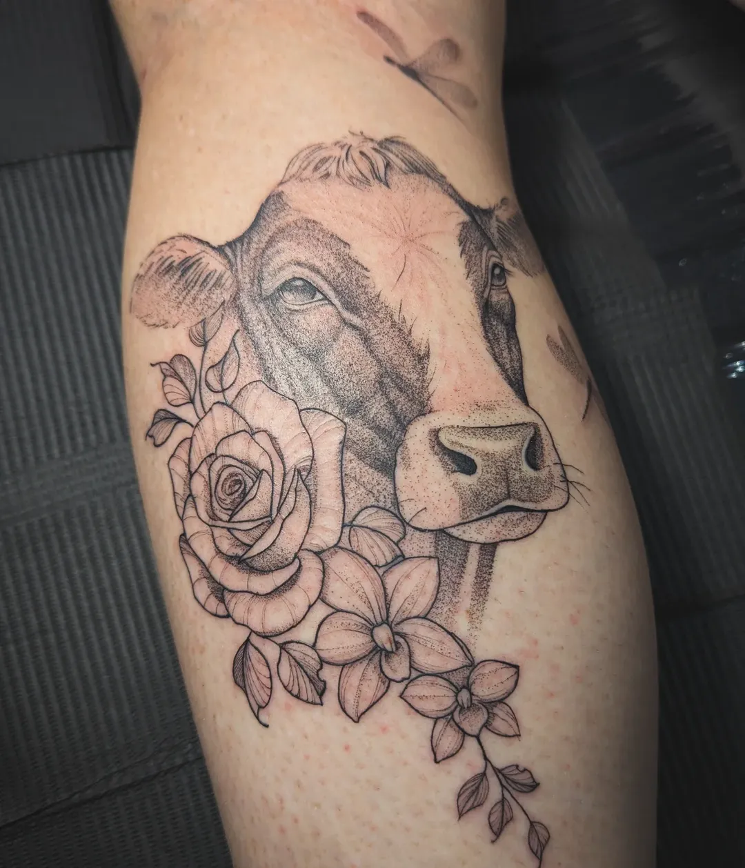 26 Cow Tattoo Ideas for Women: Cute, Minimalist, and Colorful Designs for Every Style