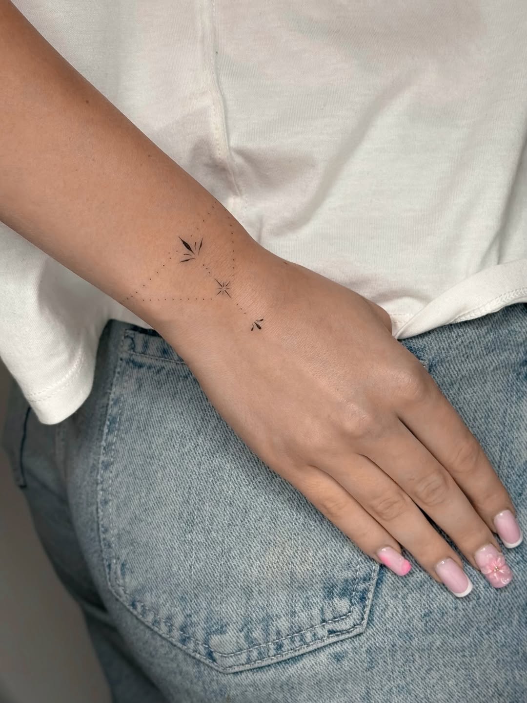 28 Bracelet Tattoo Ideas: Delicate Florals, Bold Cuffs and Meaningful Wrist Bands