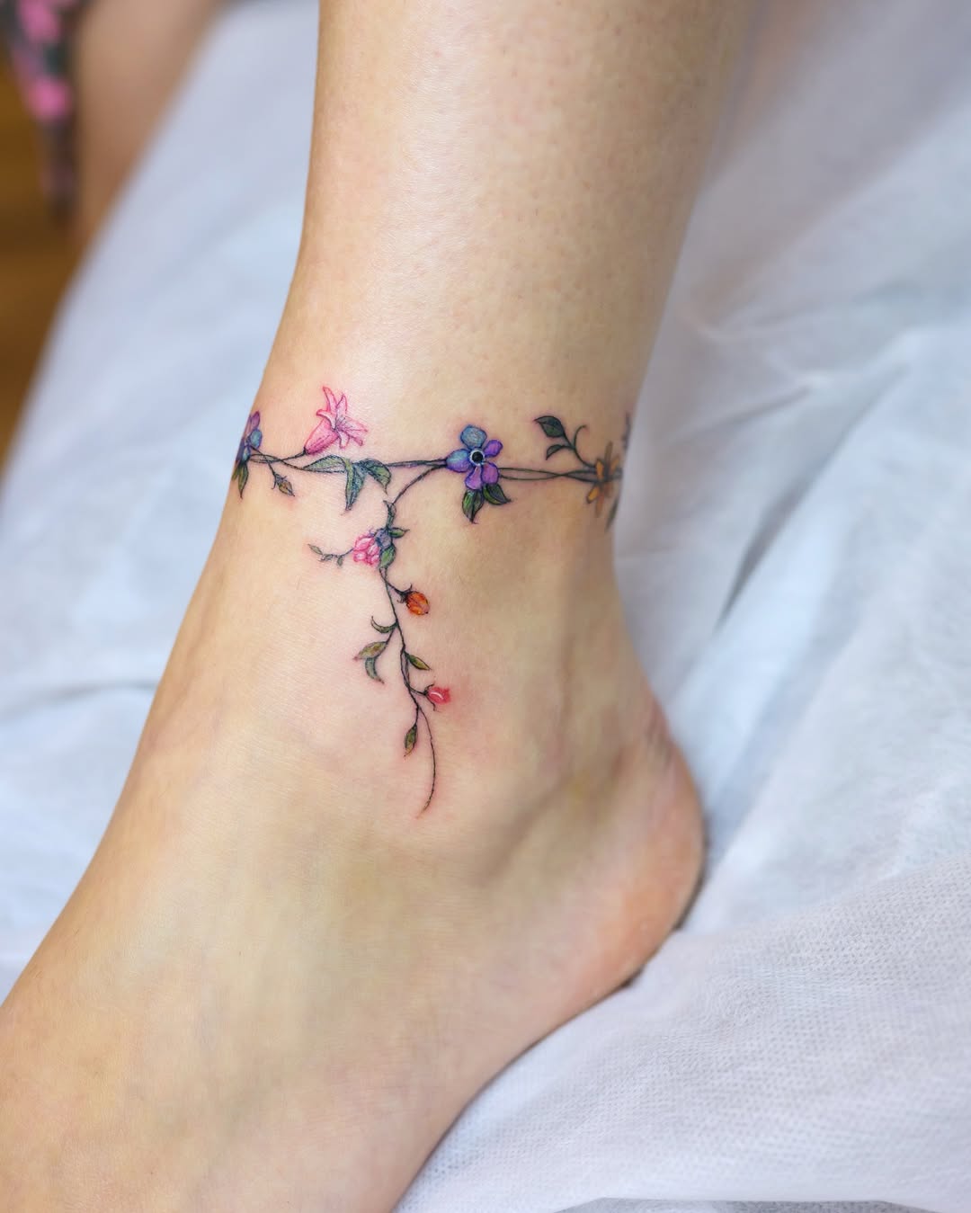 29 Ankle Tattoo Ideas: Feminine, Timeless, and Bold Designs That Elevate Personal Style