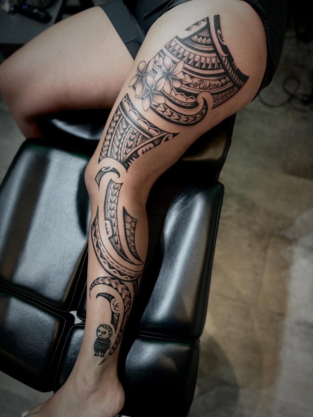 28 Hawaiian Tattoo Ideas for Men & Women: From Tiny Waves to Traditional Patterns