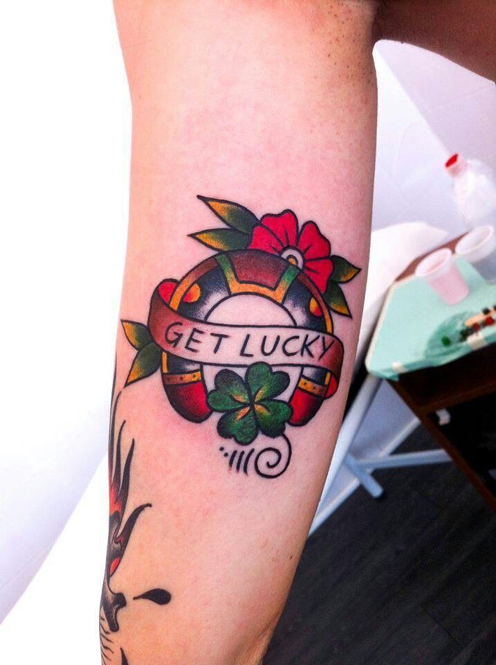 29 Horseshoe Tattoo Ideas: Lucky Designs, Western Symbols and Floral Charms