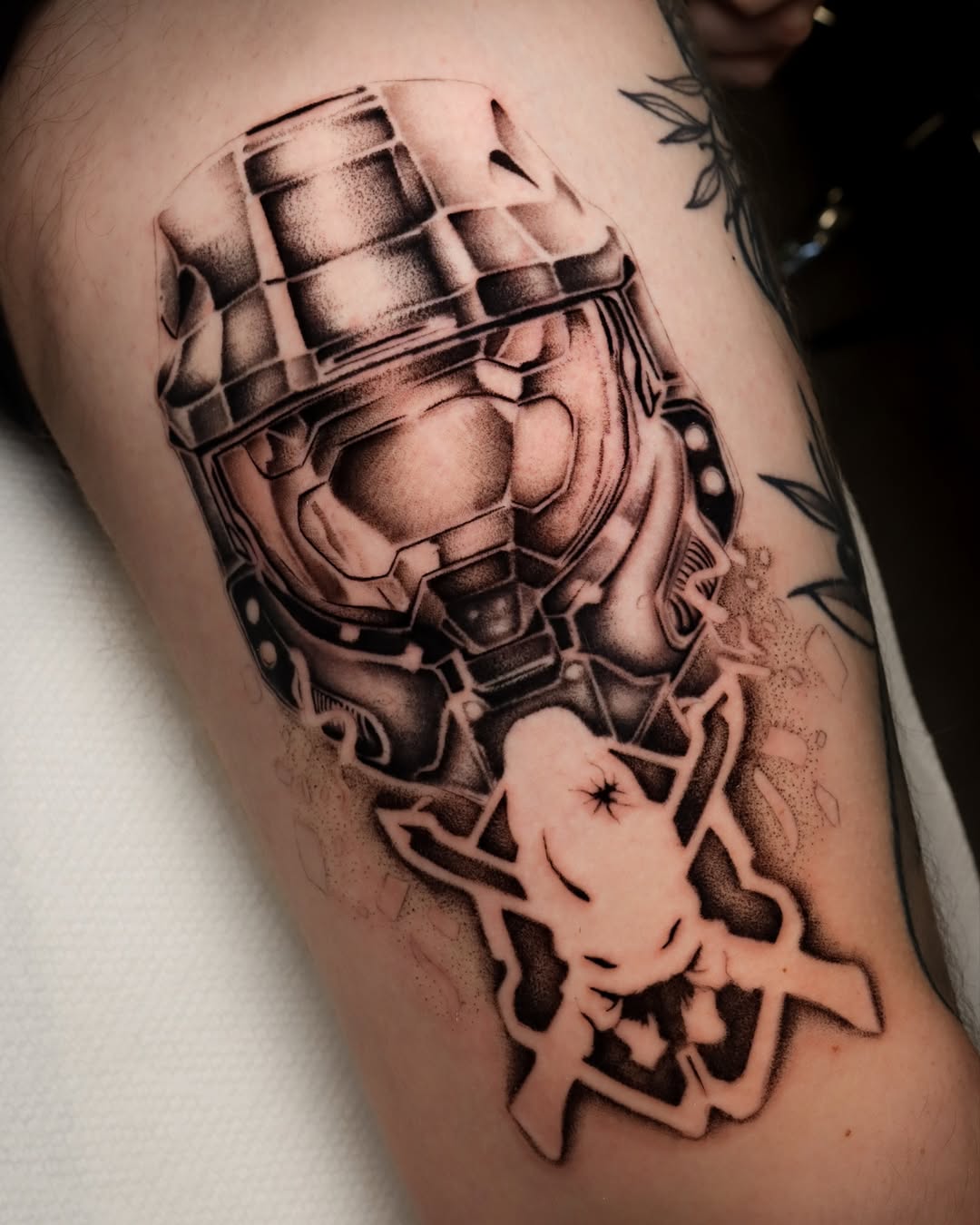 30 Halo Tattoo Ideas: Best Designs with Master Chief, Energy Swords and Iconic Halo Rings