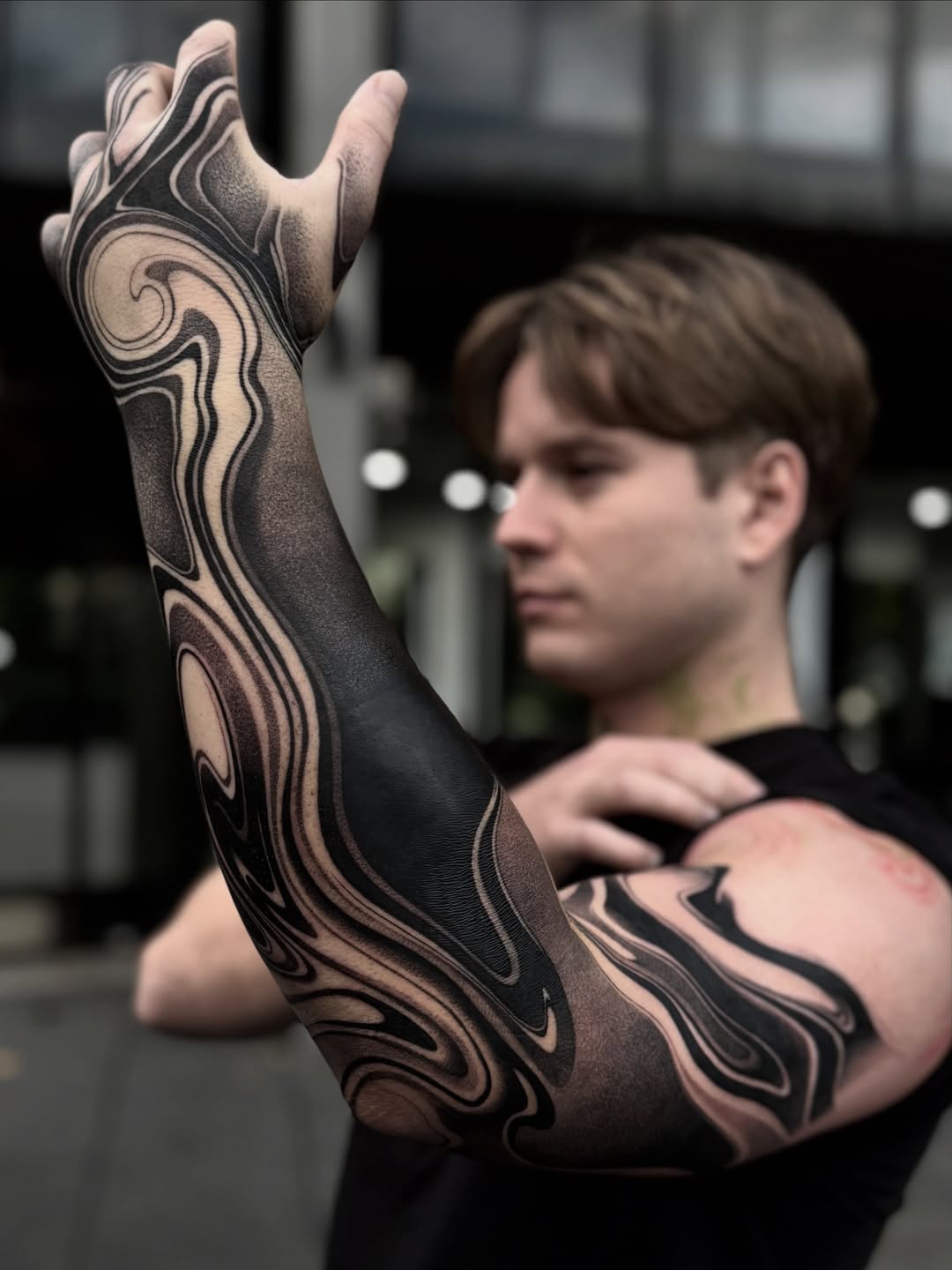 28 Abstract Tattoo Ideas: Fluid Lines, Meaningful Shapes, and Modern Expression