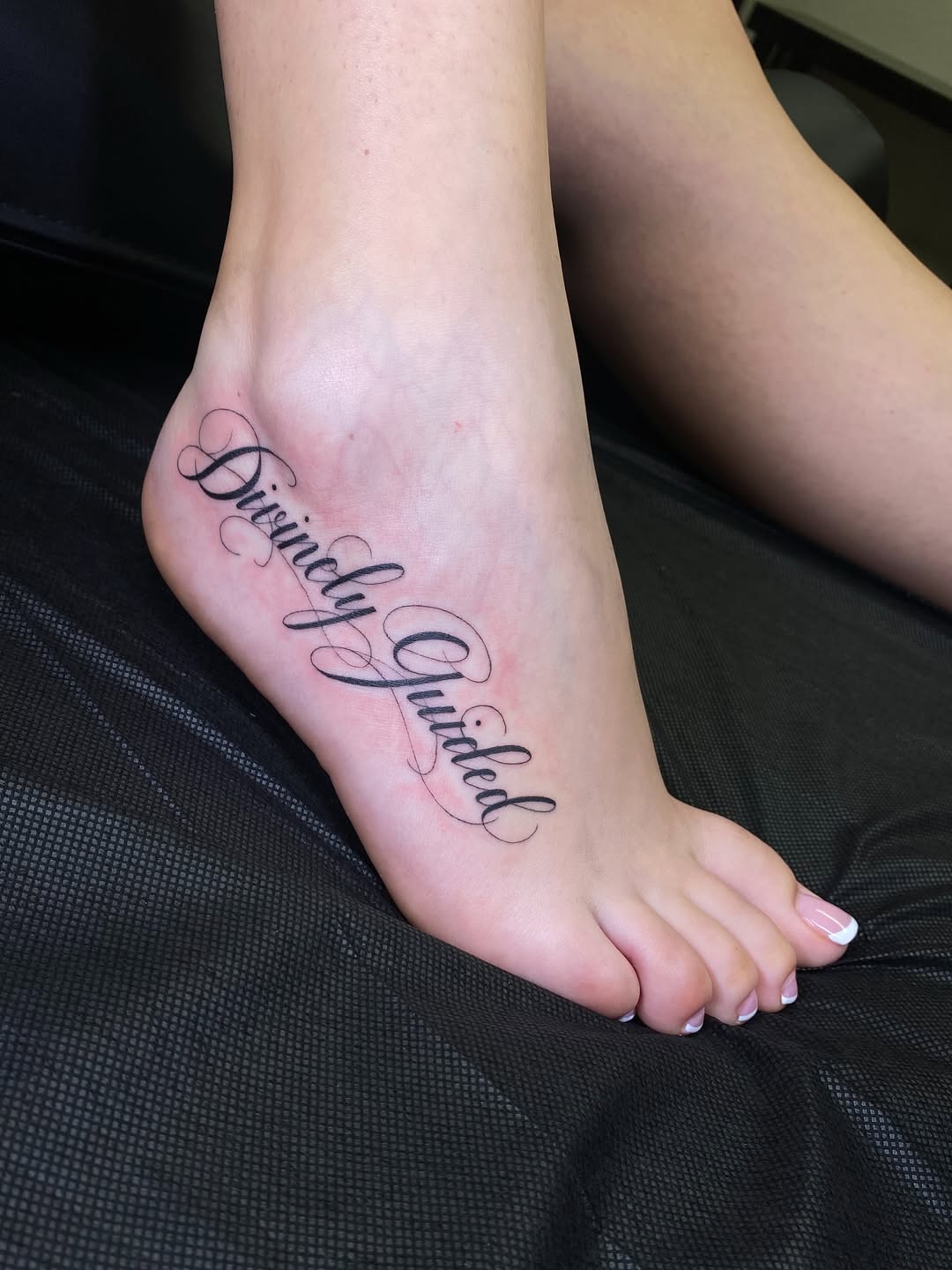 30 Elegant Foot Tattoo Ideas: Stylish Designs, Meaningful Placements and Inspiration for Women