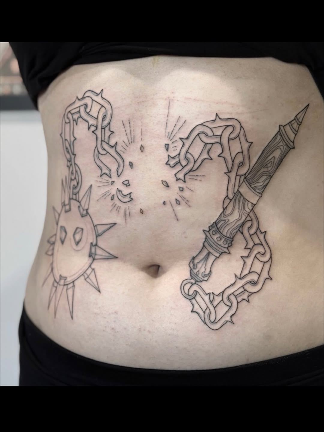 29 Stomach Tattoo Inspiration: Meaningful Pieces, Statement Blackwork, and Perfect Placement