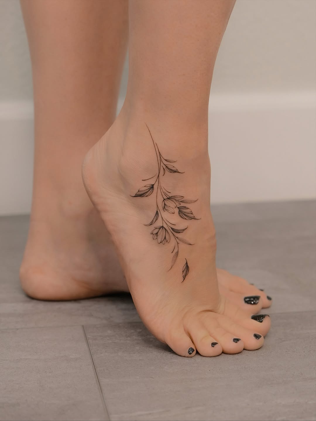 29 Ankle Tattoo Ideas: Feminine, Timeless, and Bold Designs That Elevate Personal Style