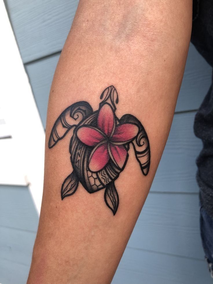 28 Hawaiian Tattoo Ideas for Men & Women: From Tiny Waves to Traditional Patterns