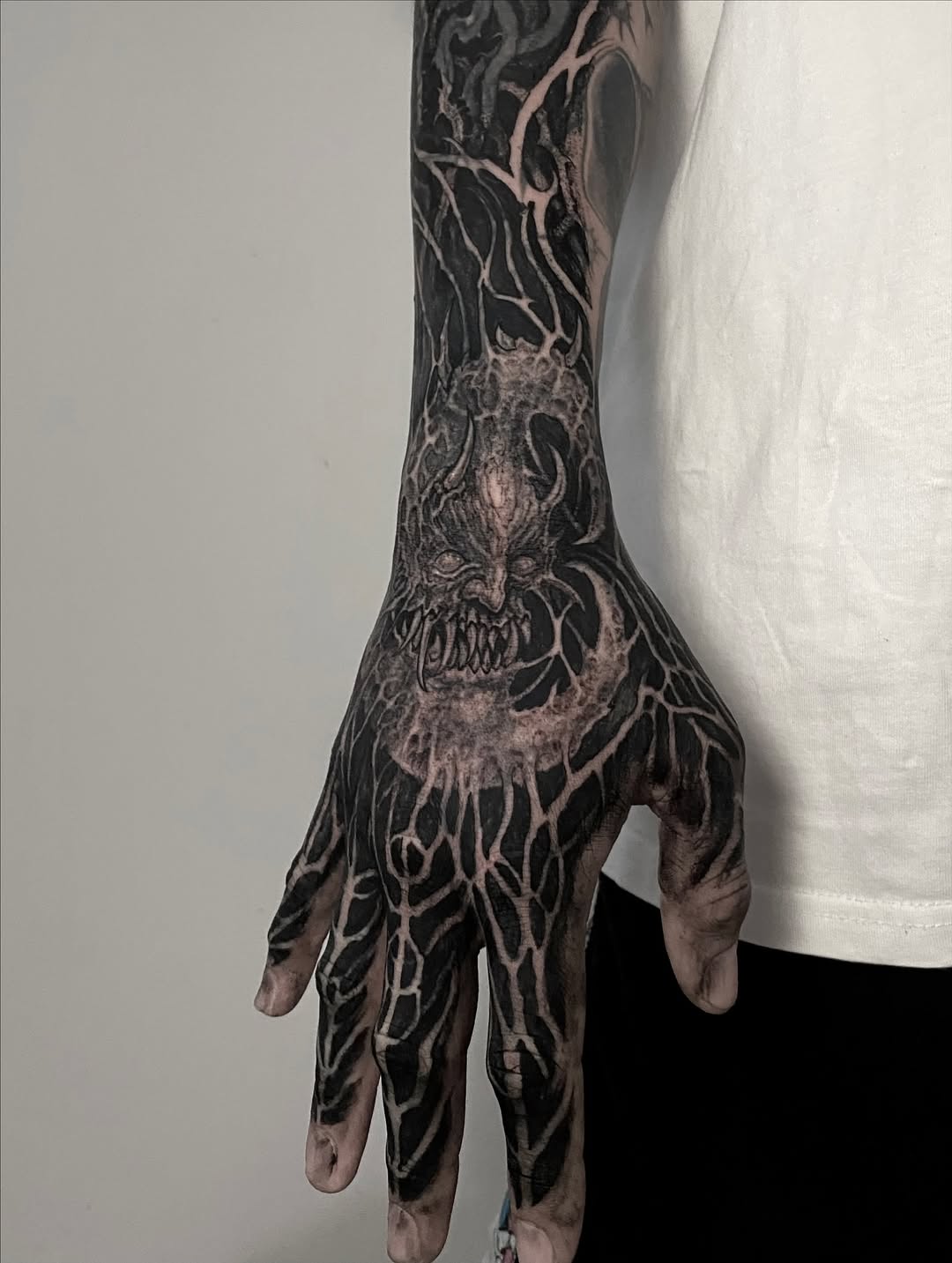 29 Hand Tattoo Men: Style, Symbolism, and Modern Masculinity