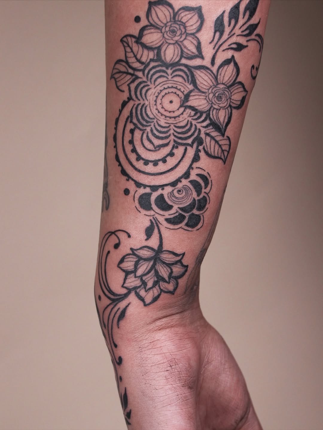 29 Hand Tattoo Men: Style, Symbolism, and Modern Masculinity