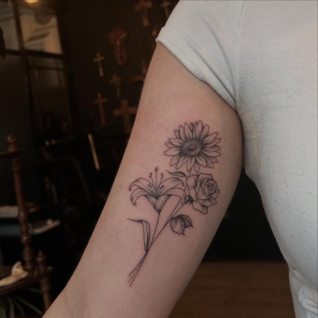 29 Flower Bouquet Tattoo Ideas: Fine Line, Birth Month and Family Designs for Women