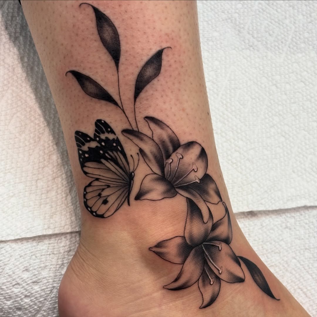 29 Ankle Tattoo Ideas: Feminine, Timeless, and Bold Designs That Elevate Personal Style