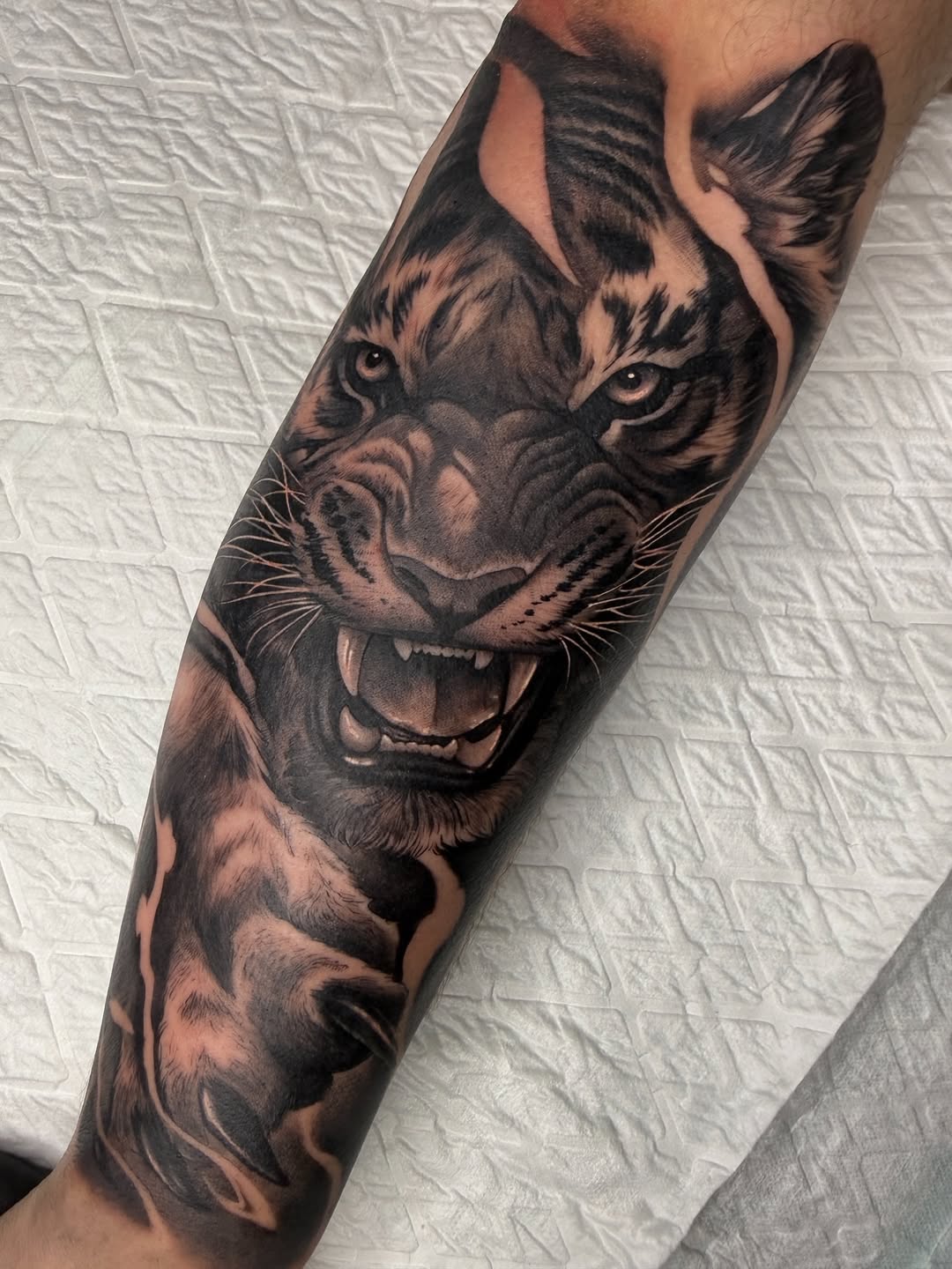 31 Realism Tattoo Guide: From Fine-Line Florals to Powerful Sleeves for Men and Women