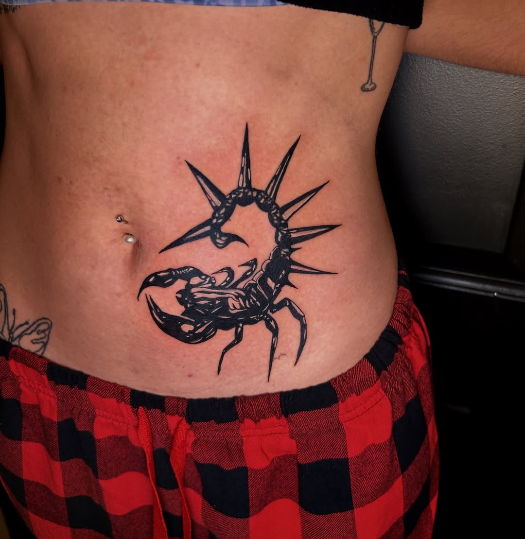 29 Stomach Tattoo Inspiration: Meaningful Pieces, Statement Blackwork, and Perfect Placement