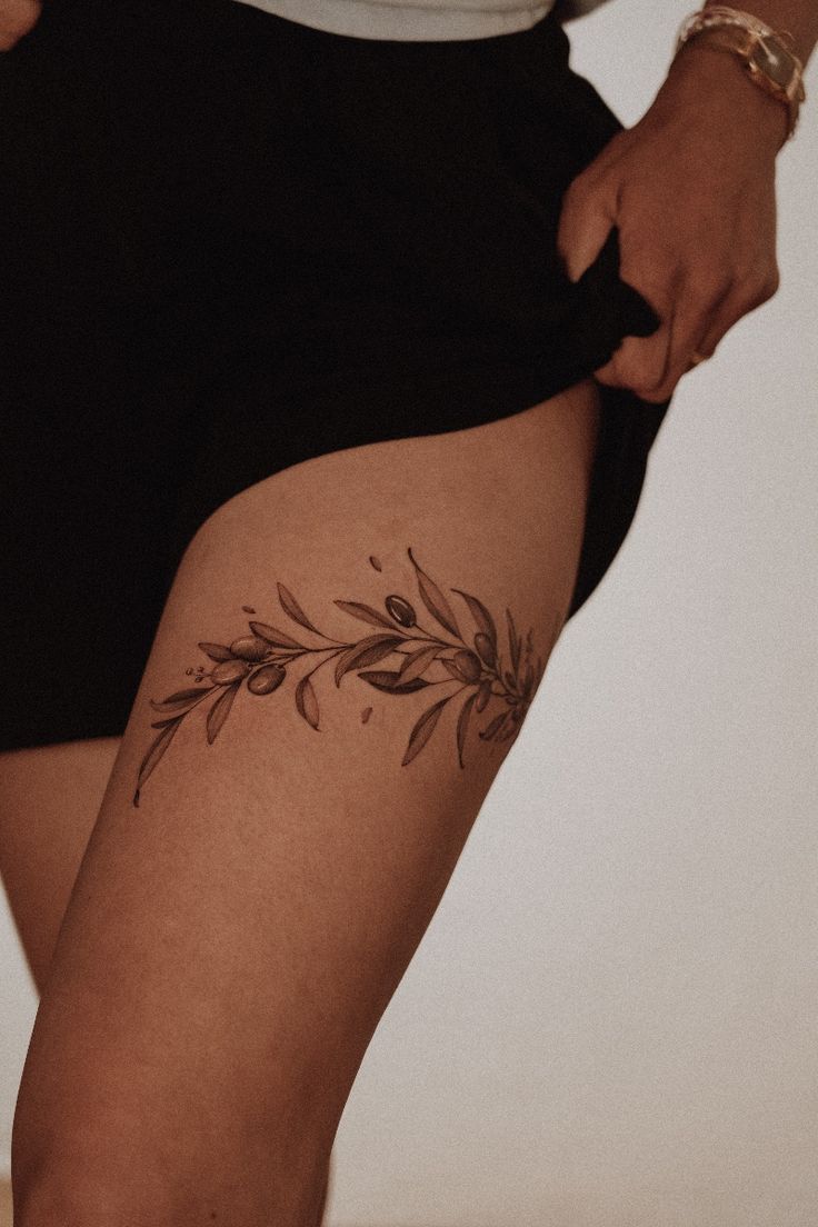 30 Leaf Tattoo Ideas 2026: Modern Botanical Ink That Actually Feels Personal
