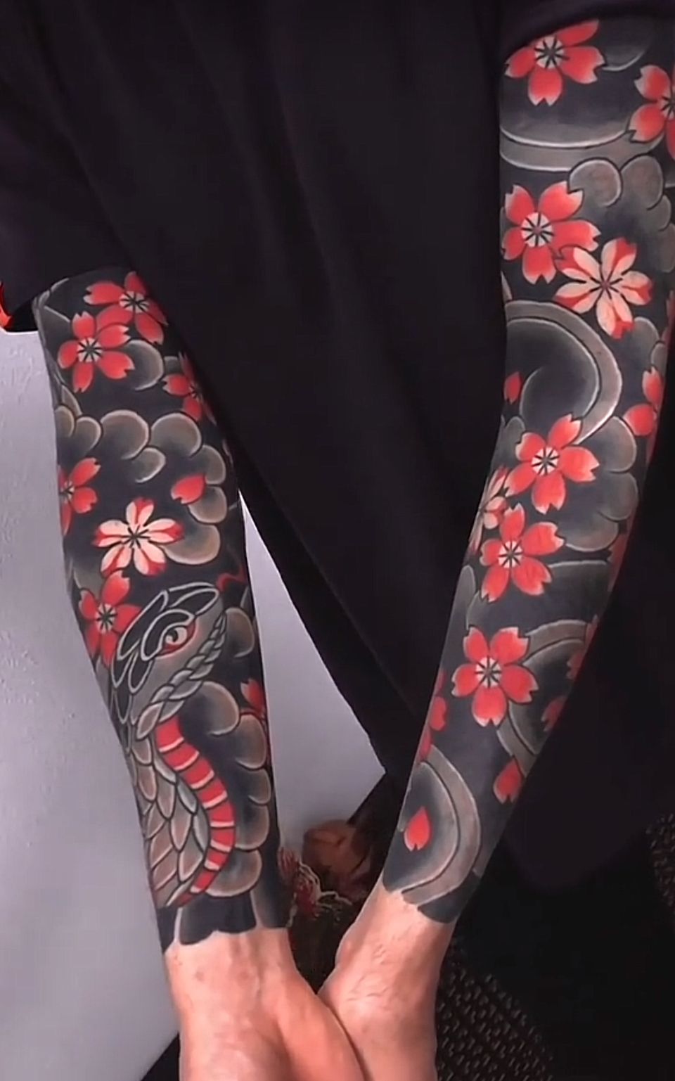 29 Japanese Flower Tattoo Ideas: Traditional Designs with Cherry Blossoms, Lotus and Chrysanthemums