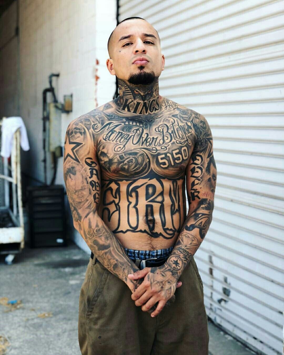 28 Chicano Tattoo Style: Lettering, Sleeves and Street Stories in Black and Grey