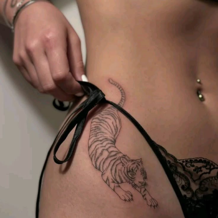 29 Hip Tattoo Ideas: Bold, Intimate, and Designed to Move With You