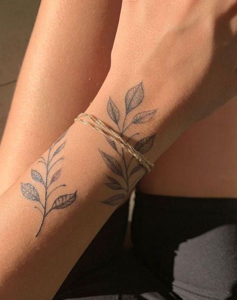 30 Leaf Tattoo Ideas 2026: Modern Botanical Ink That Actually Feels Personal