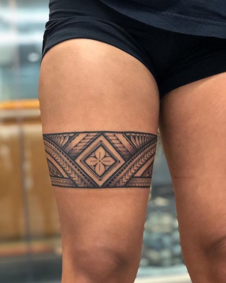 28 Hawaiian Tattoo Ideas for Men & Women: From Tiny Waves to Traditional Patterns
