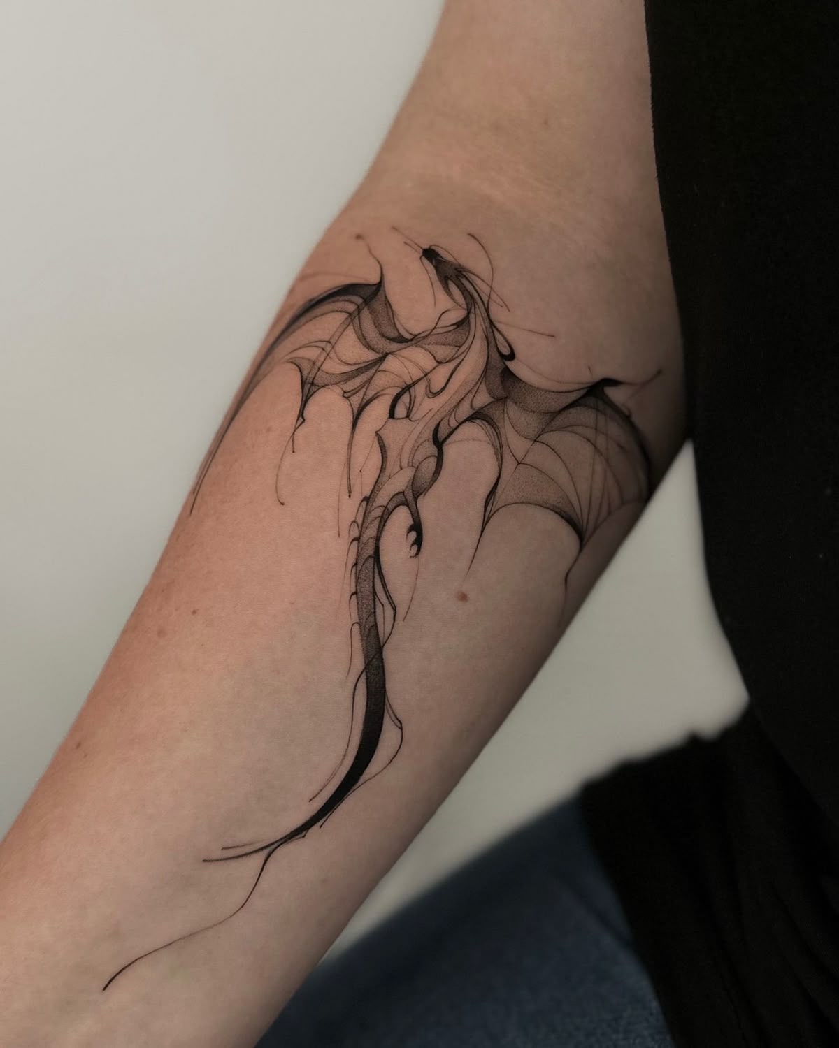 28 Abstract Tattoo Ideas: Fluid Lines, Meaningful Shapes, and Modern Expression