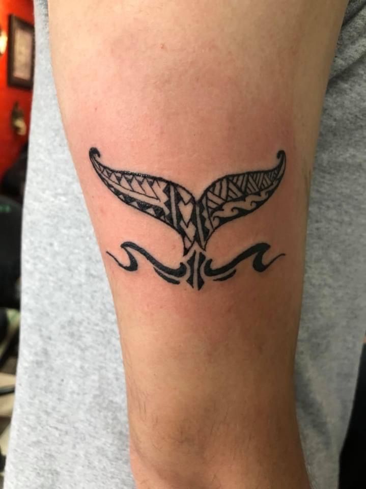 28 Hawaiian Tattoo Ideas for Men & Women: From Tiny Waves to Traditional Patterns