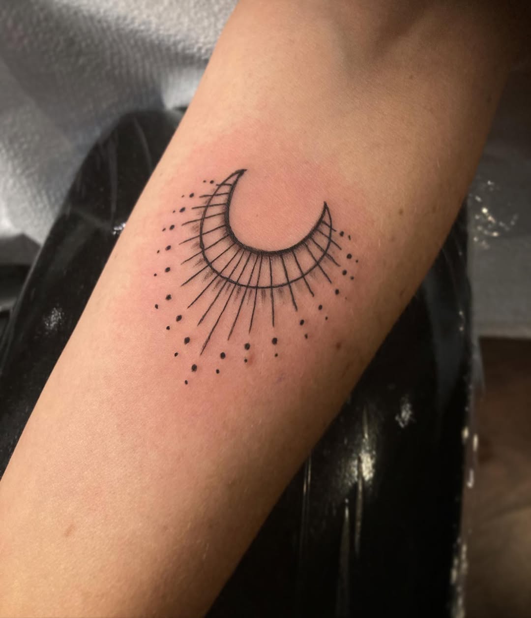 28 Divine Feminine Tattoo Ideas: Symbols, Energy, and Modern Goddess Expression