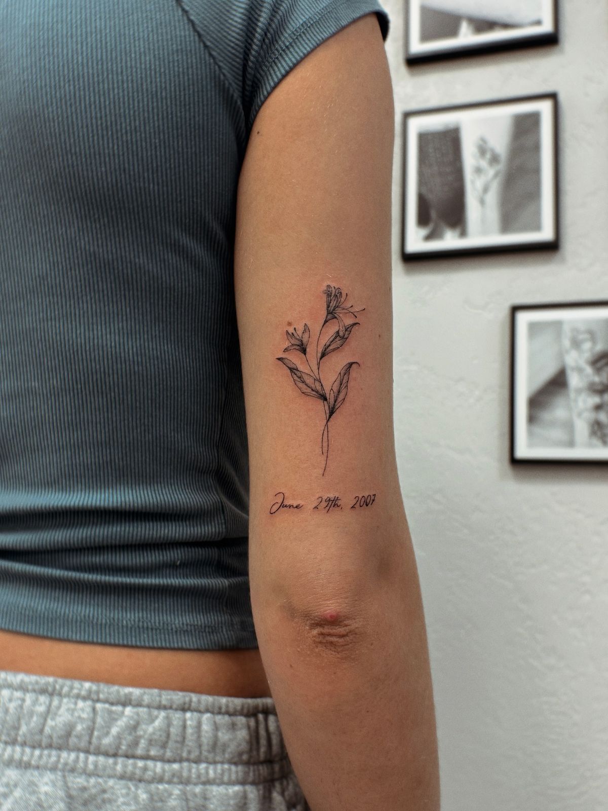 27 June Birth Flower Tattoo Ideas: Honeysuckle & Rose Designs With Meaning