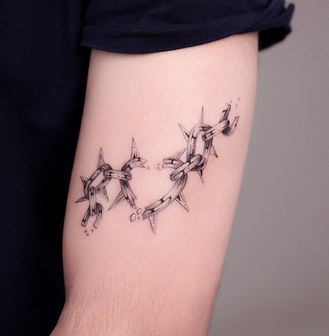 30 Chain Tattoo Ideas: The Bold Body-Armor Trend With Endless Meanings