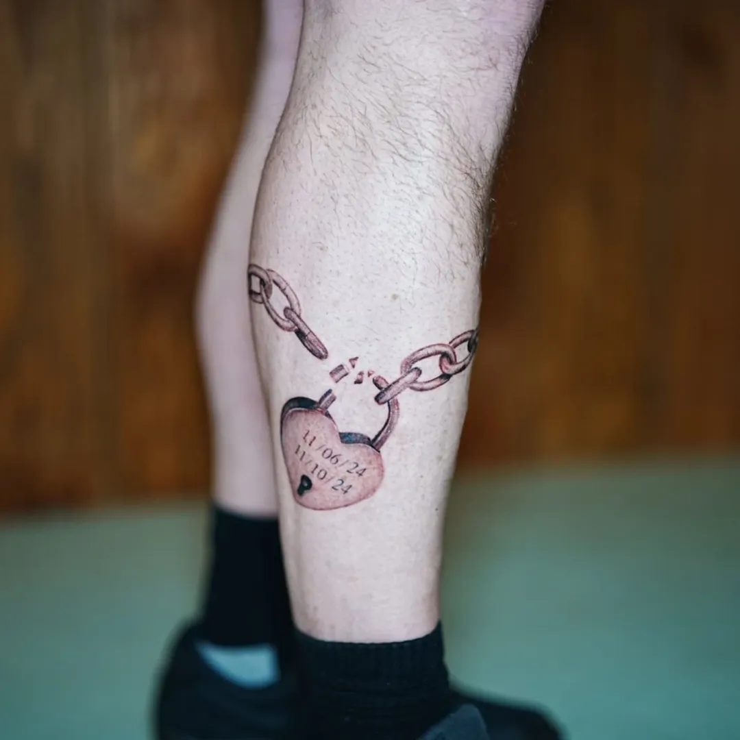 30 Chain Tattoo Ideas: The Bold Body-Armor Trend With Endless Meanings