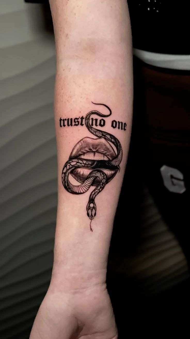 32 Lips Tattoo Ideas: Bold Kisses, Subtle Statements, and Timeless Designs