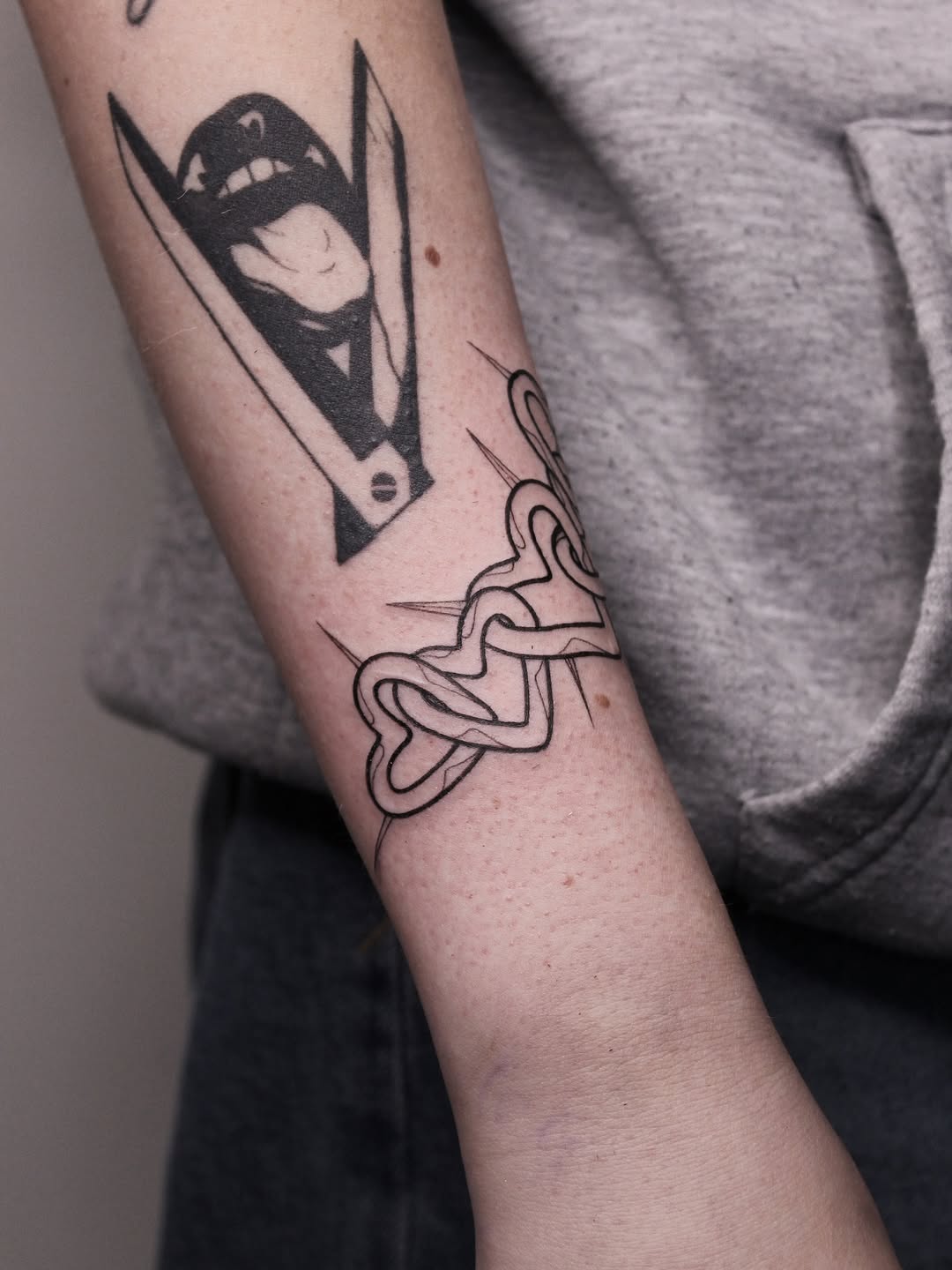 30 Chain Tattoo Ideas: The Bold Body-Armor Trend With Endless Meanings