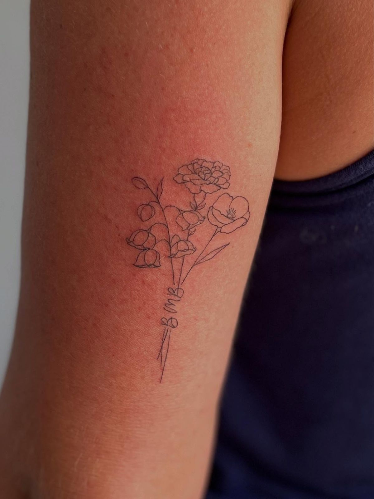27 June Birth Flower Tattoo Ideas: Honeysuckle & Rose Designs With Meaning