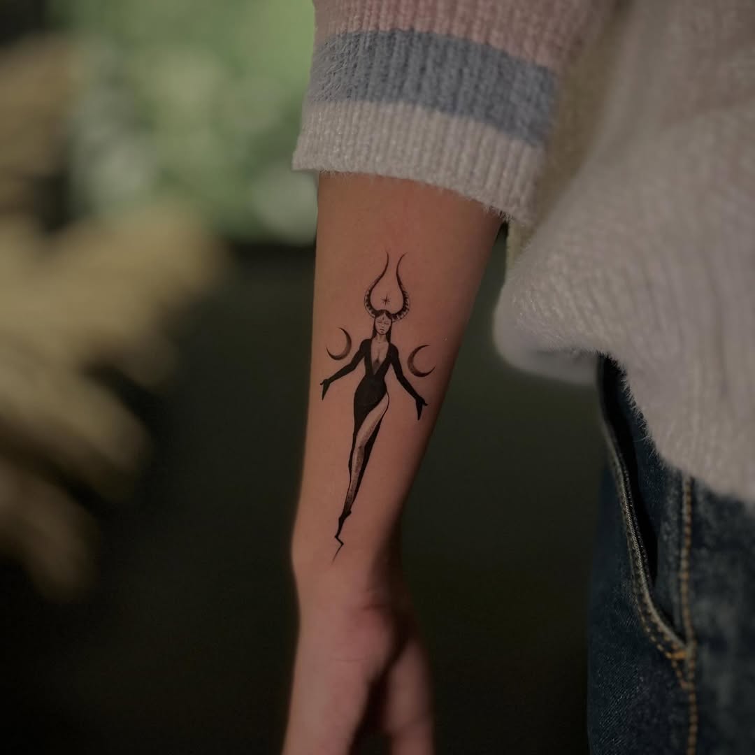28 Divine Feminine Tattoo Ideas: Symbols, Energy, and Modern Goddess Expression
