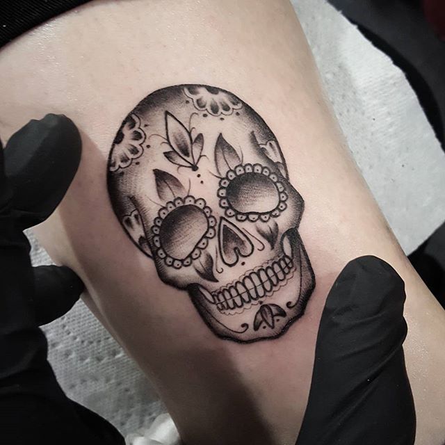 29 Day of the Dead Tattoo Ideas That Blend Tradition, Art, and Personal Meaning