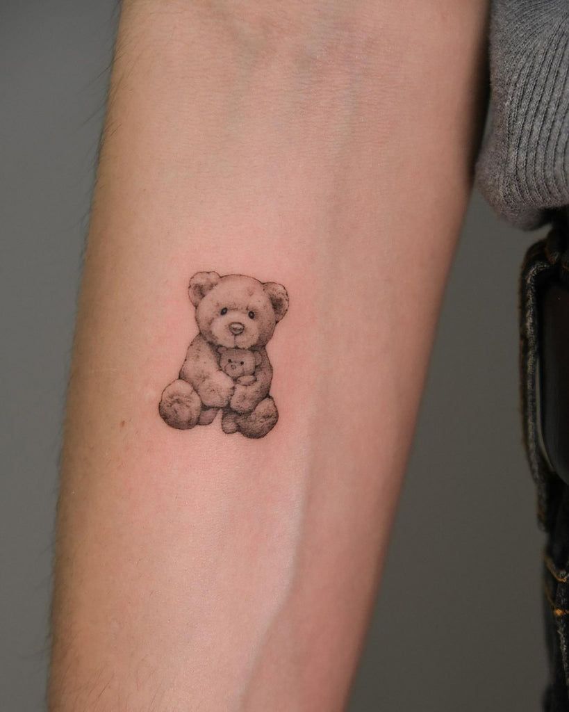 32 Teddy Bear Tattoo Ideas: Cute Tiny Fine Line Designs for Men & Women, From Childhood Stencils to Traditional Styles