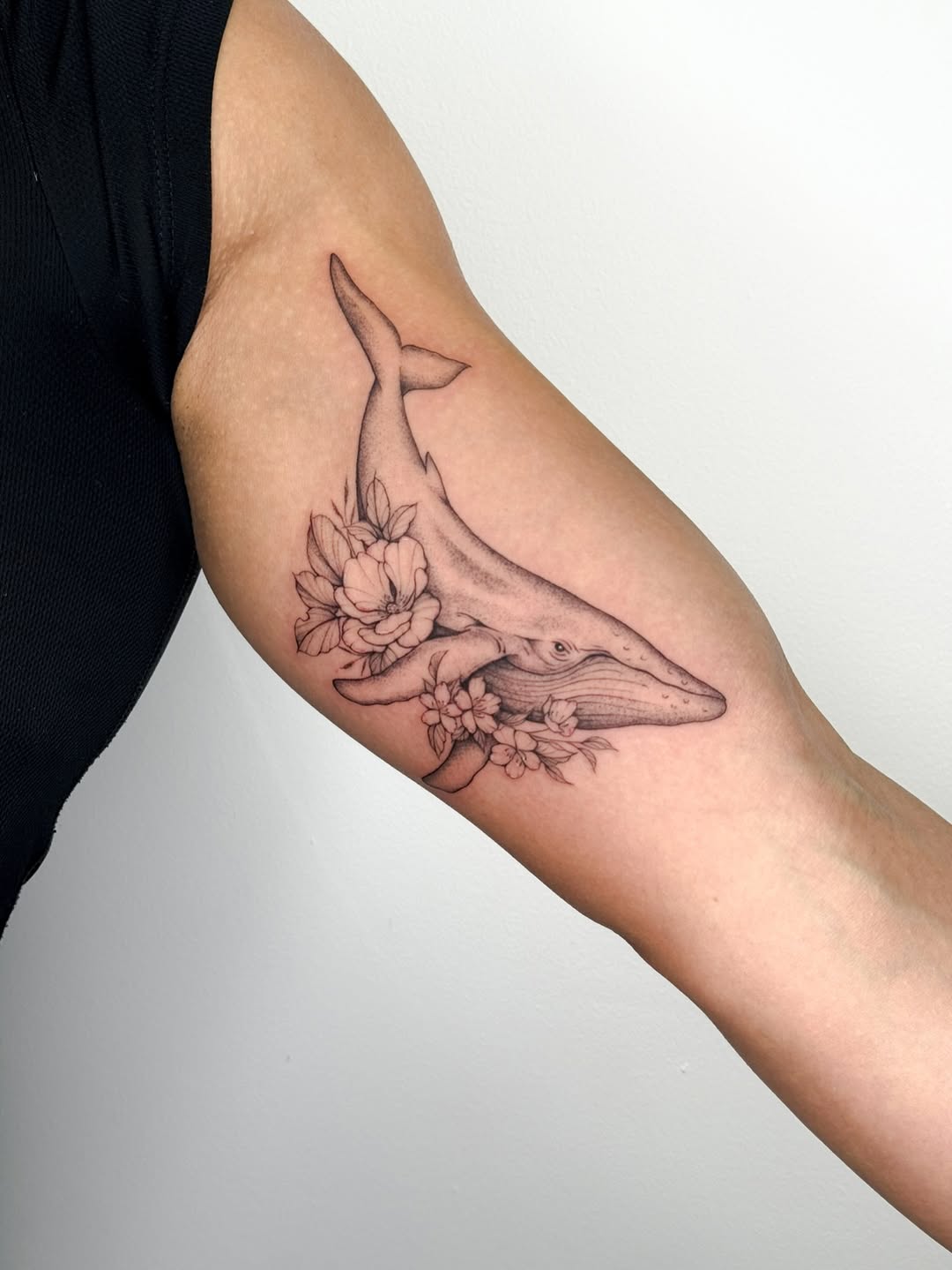 32 Whale Tattoo Ideas: Humpback, Minimalist 52Hz Designs, Tiny Tails, Fine Line Looks For Women And Men