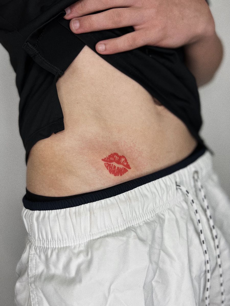 32 Lips Tattoo Ideas: Bold Kisses, Subtle Statements, and Timeless Designs