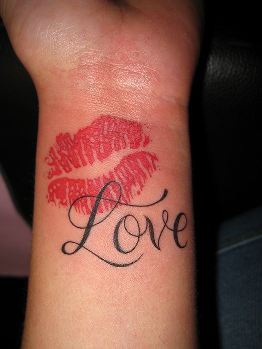 32 Lips Tattoo Ideas: Bold Kisses, Subtle Statements, and Timeless Designs