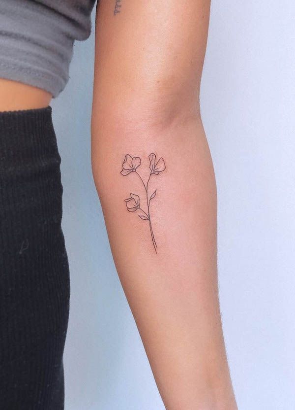 27 June Birth Flower Tattoo Ideas: Honeysuckle & Rose Designs With Meaning