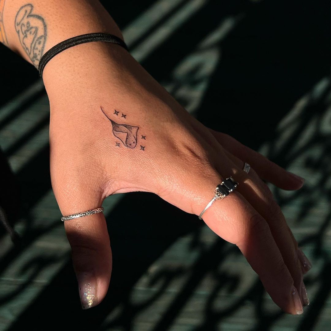 30 Stingray Tattoo Ideas: The Softest Sea Symbol With Serious Style Power