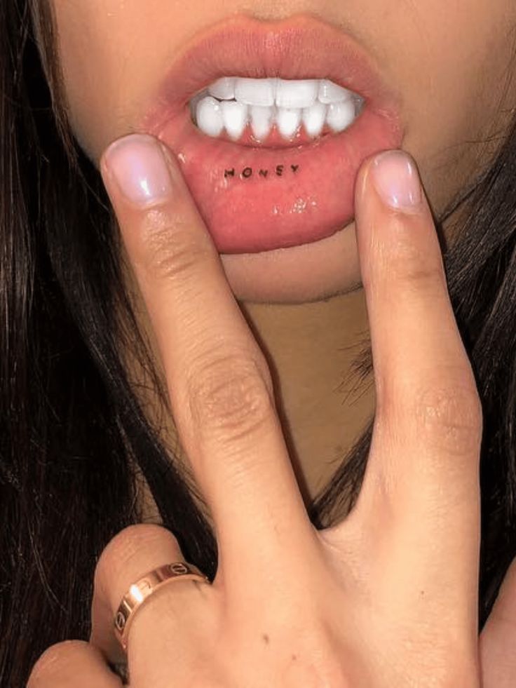32 Lips Tattoo Ideas: Bold Kisses, Subtle Statements, and Timeless Designs