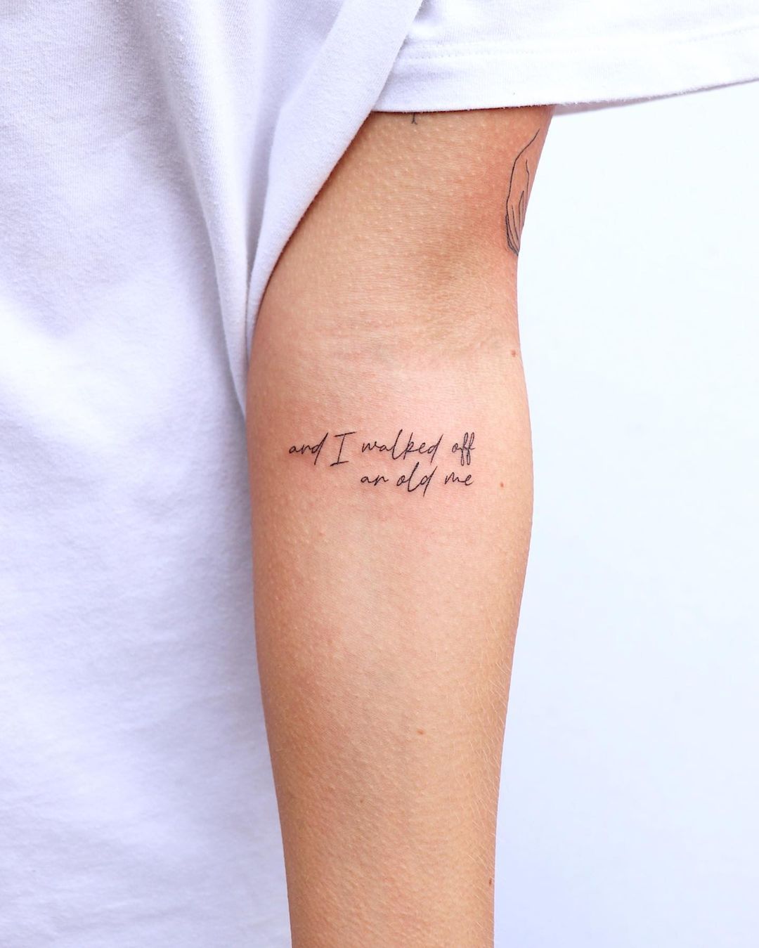 32 Script Tattoo Ideas: Fine Line Cursive, Chicano Gothic Lettering & Best Placement Guide