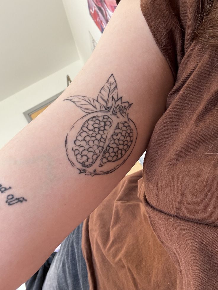 30 Pomegranate Tattoo Ideas: From Ancient Symbolism to Modern Ink