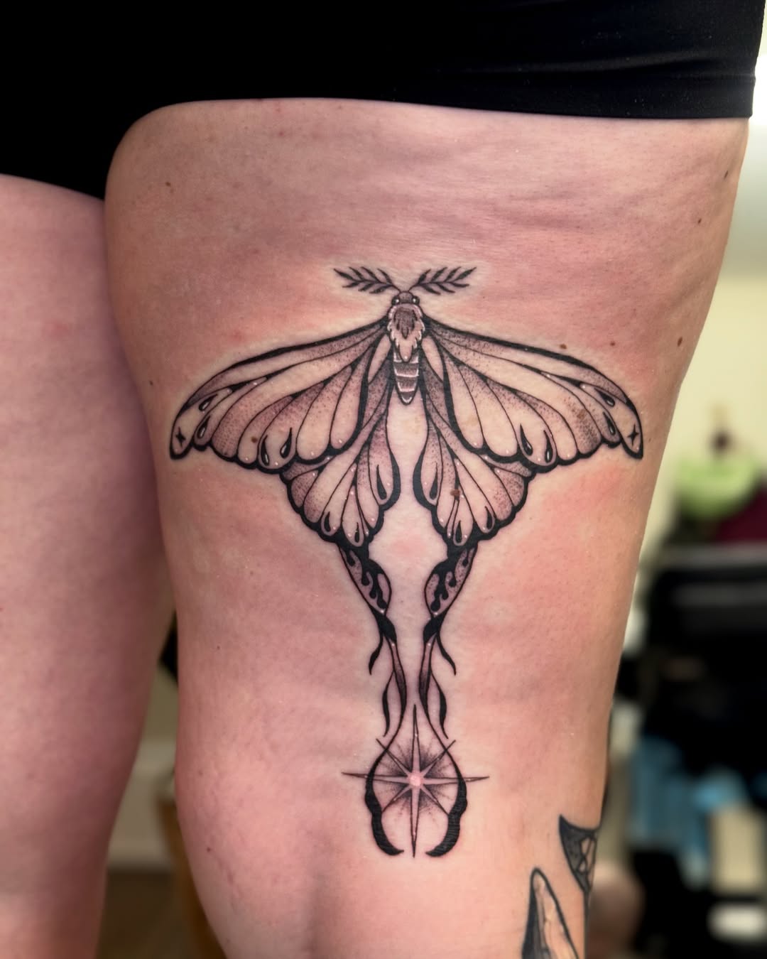 28 Back Of Thigh Tattoo Ideas: Feminine, Bold & Unforgettable Designs For Women
