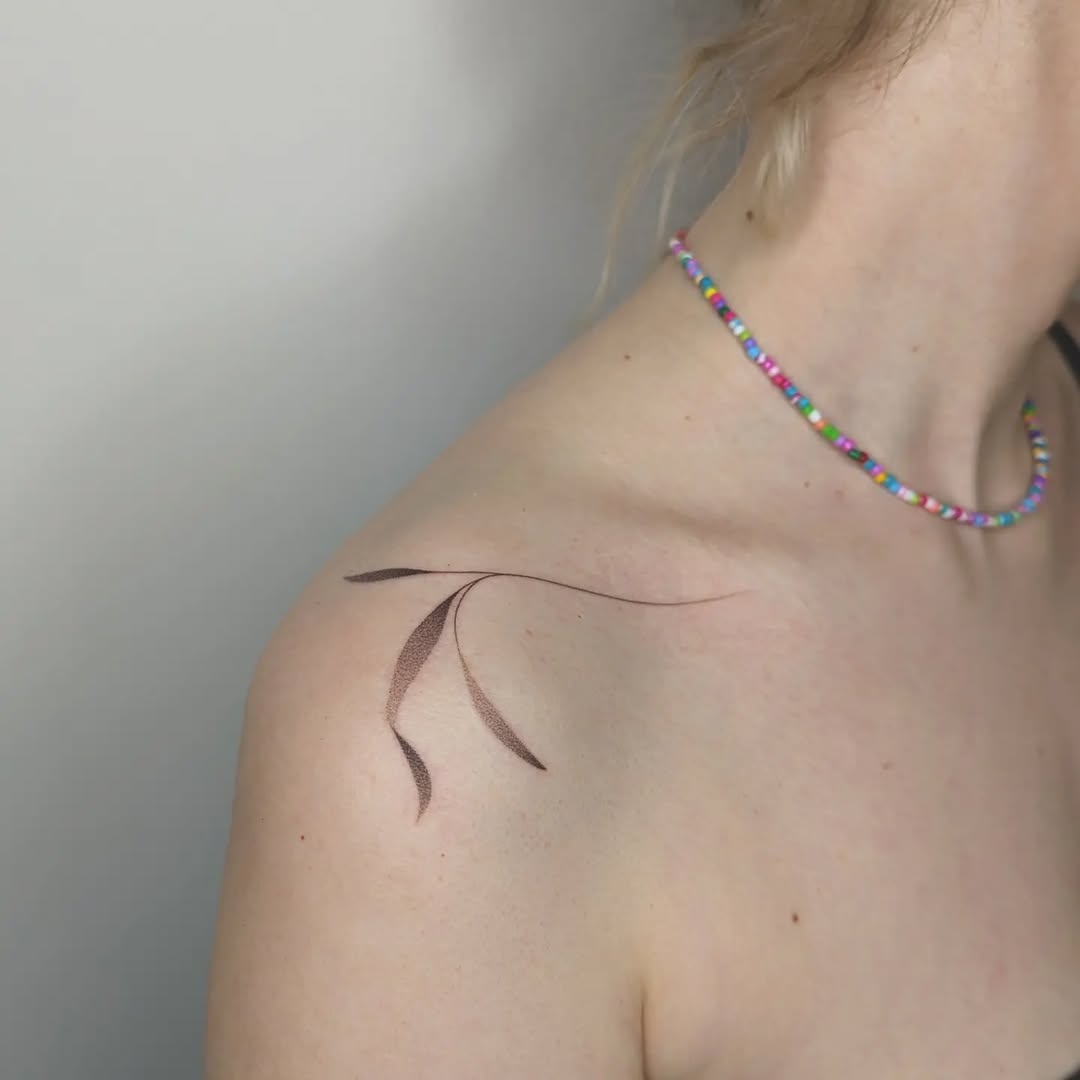 30 CollarBone Tattoo Ideas: Elegant, Meaningful Designs for Women and Men