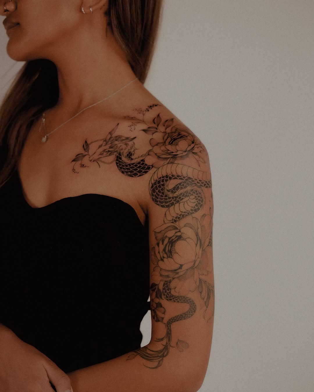 30 Shoulder Tattoo Ideas: From Feminine Florals to Bold Dragon Statements
