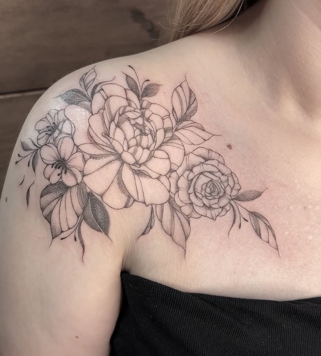 30 Shoulder Tattoo Ideas: From Feminine Florals to Bold Dragon Statements